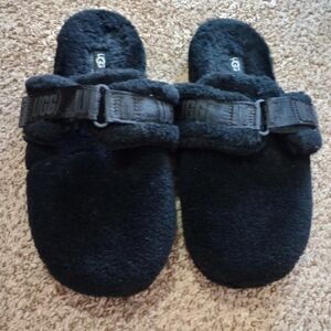 UGG Women's Black Fuzzy Slippers